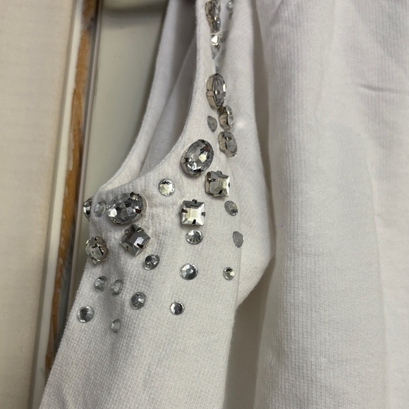 Guess White Embellished Blouse with open shoulders size M - Picture 5 of 8